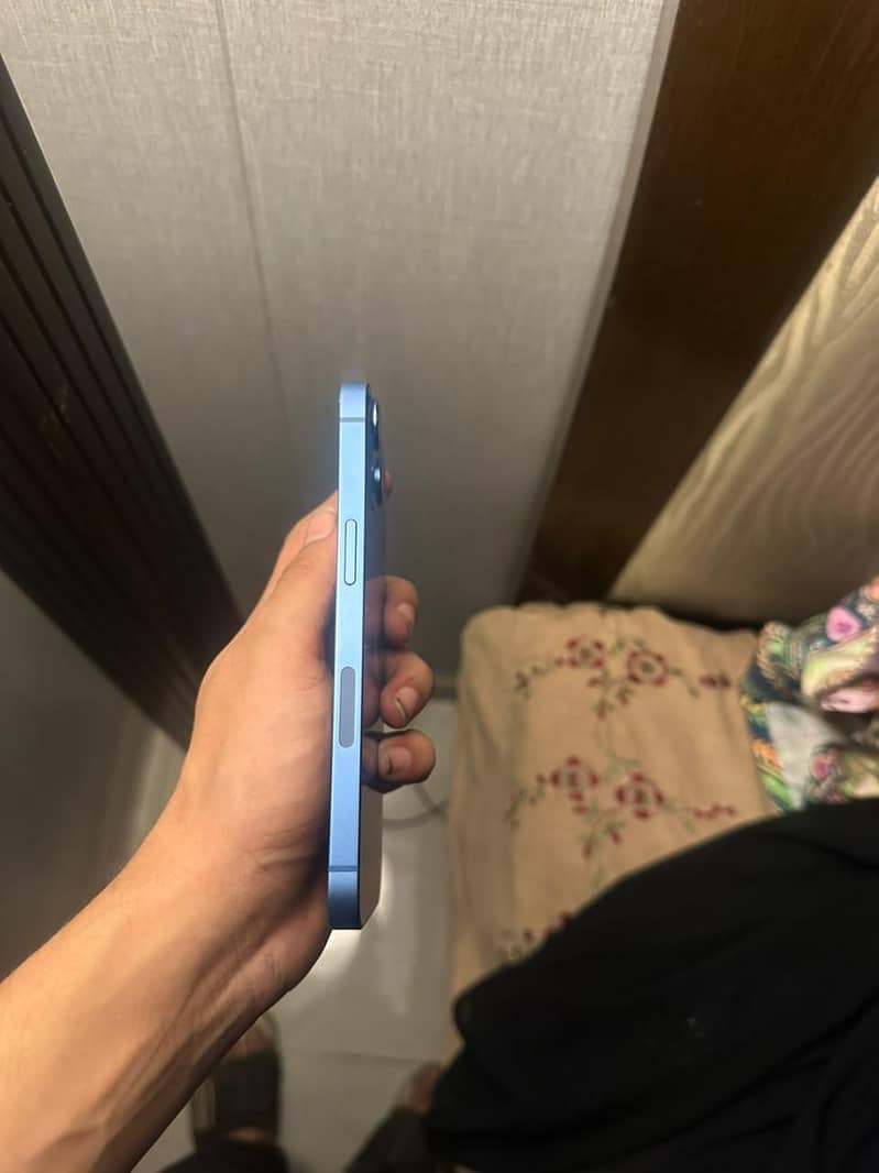 Apple iPhone 13 1