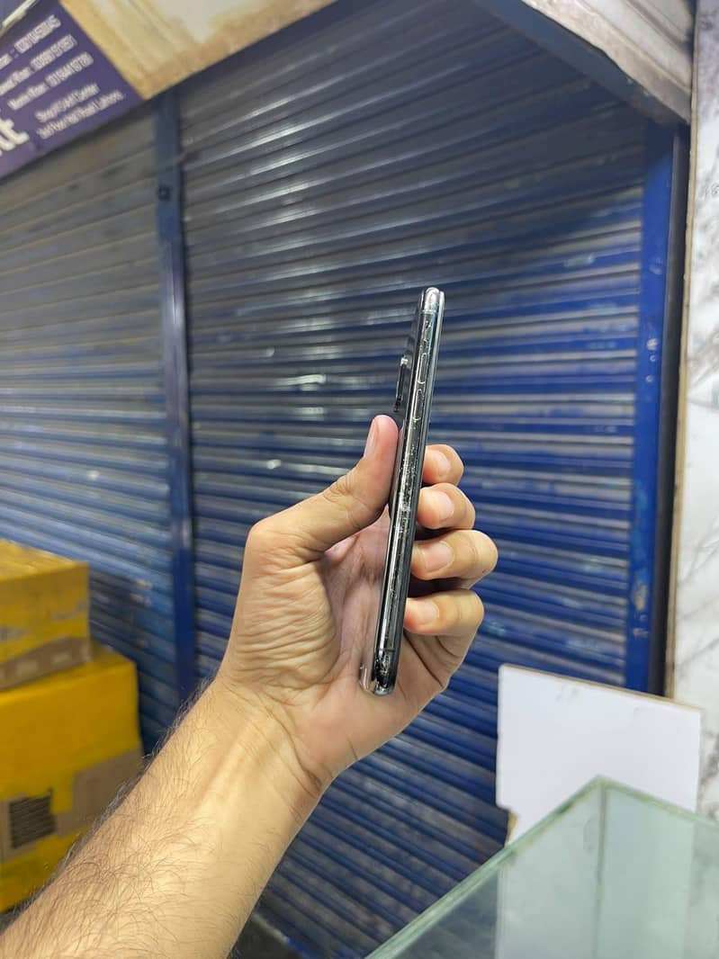 Apple iPhone X 1