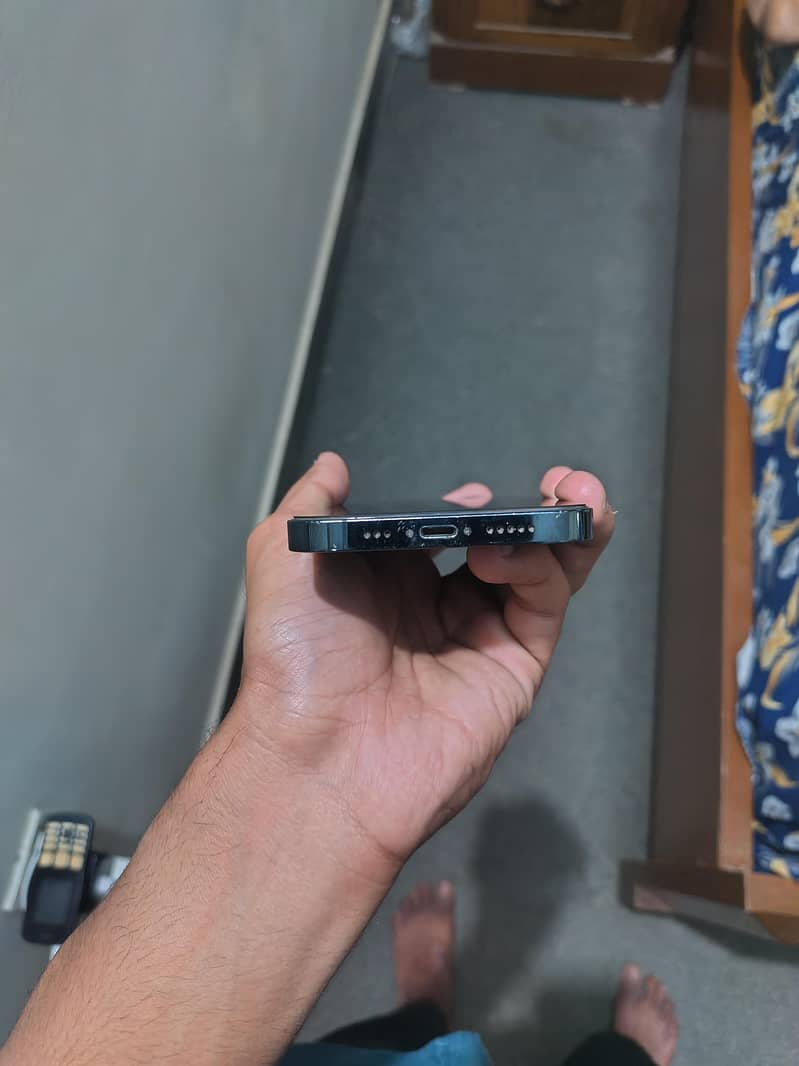 Apple iPhone 12 Pro 3