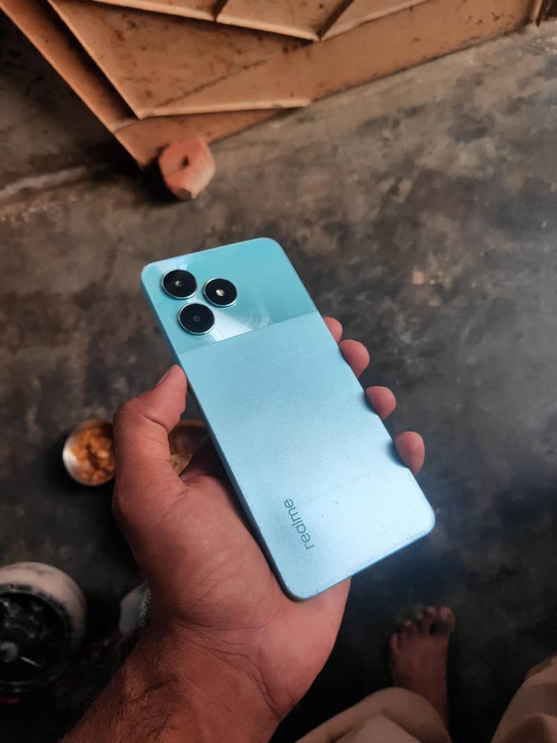 Realme C51 1