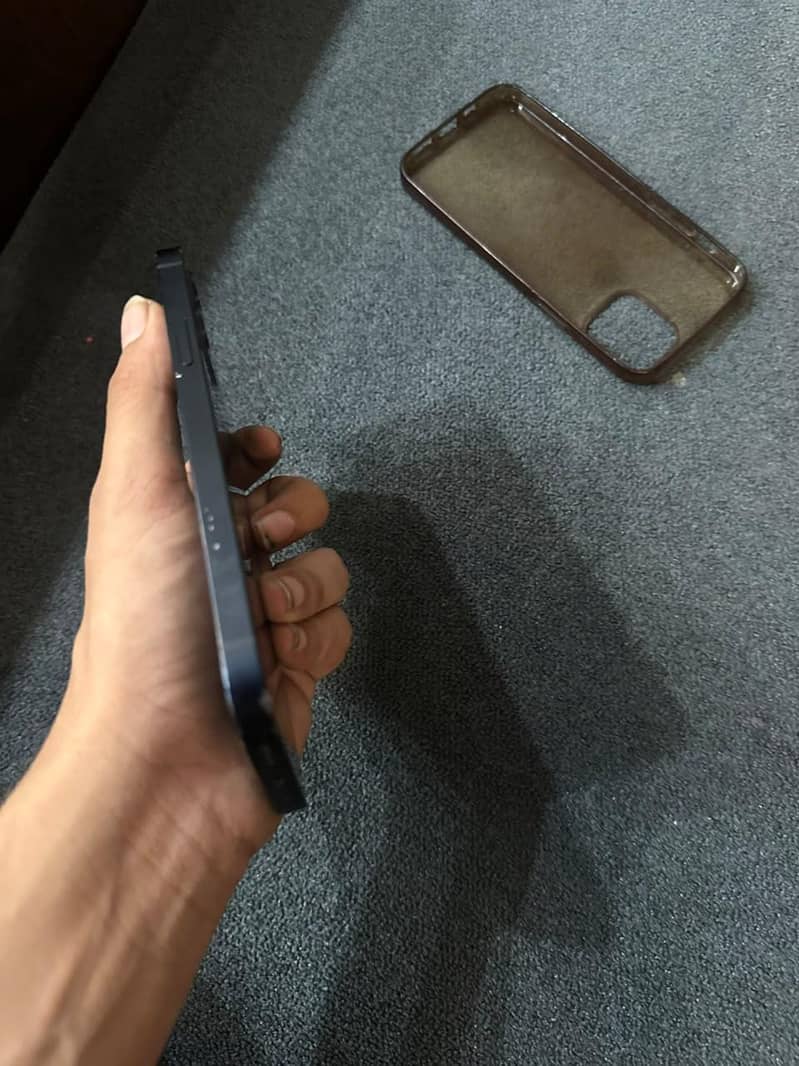 Apple iPhone 12 5