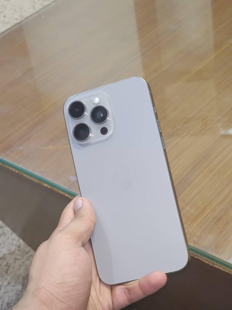 Apple iPhone 15 Pro Max 8