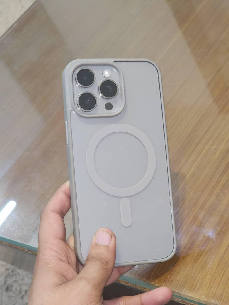 Apple iPhone 15 Pro Max 10
