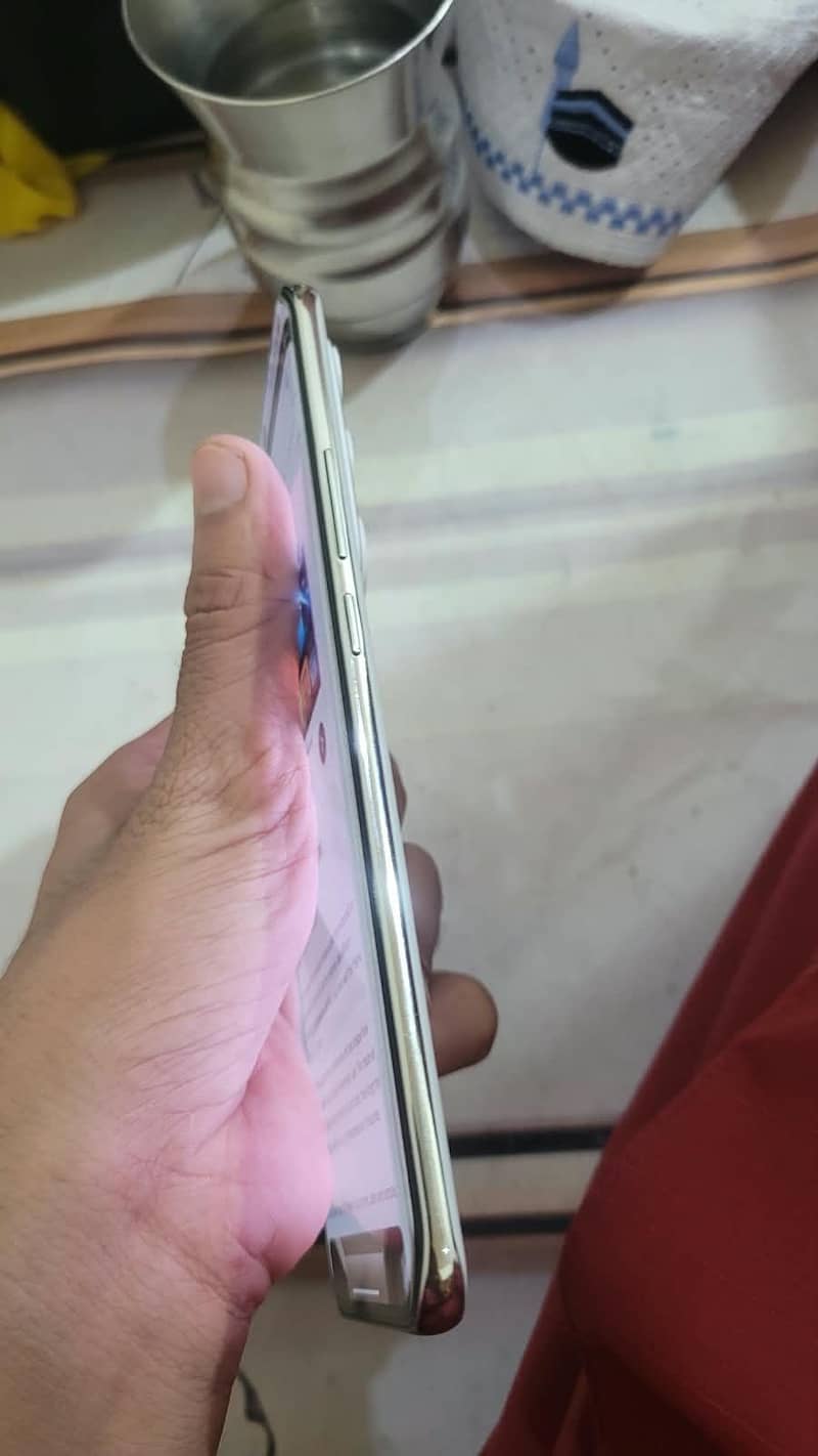 Tecno spark 40 pro plus 4