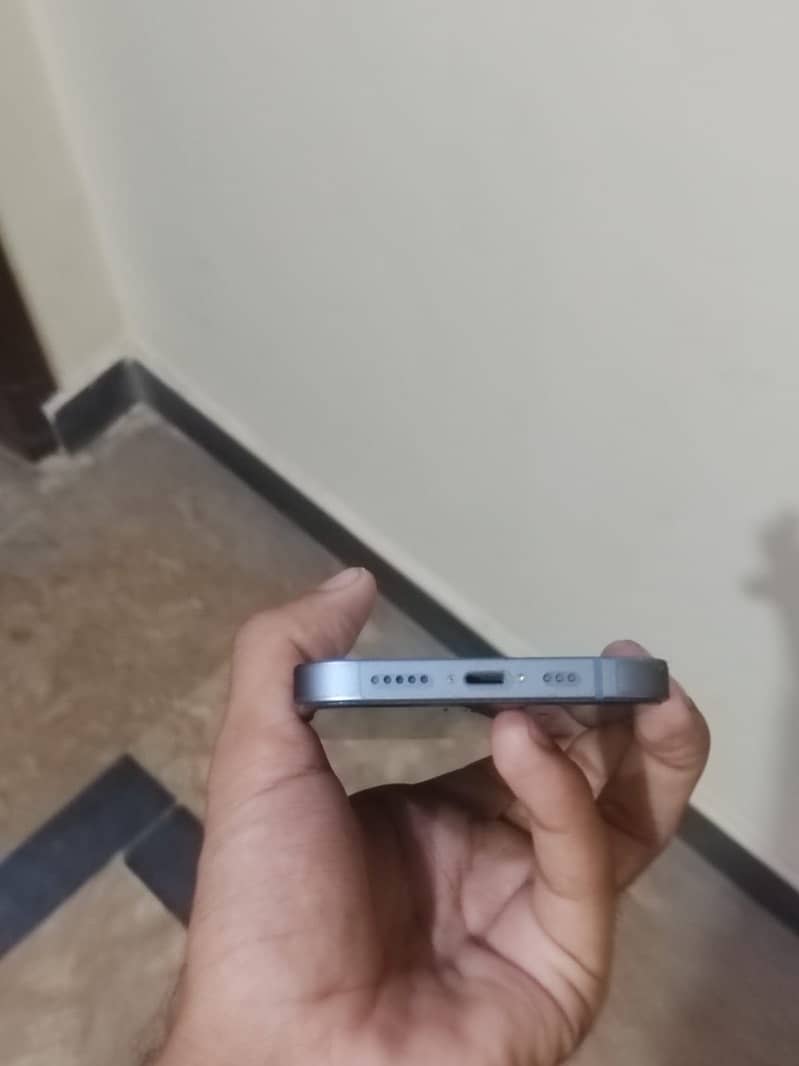 Apple iPhone 14 3