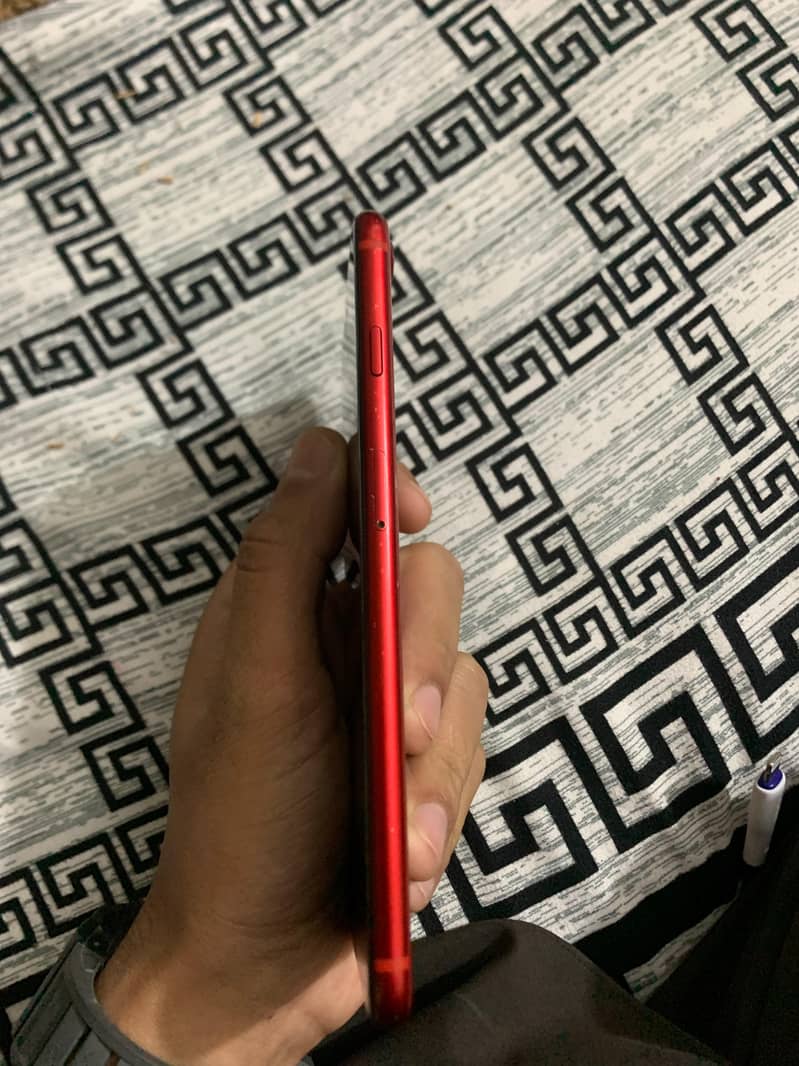 Apple iPhone 8 Plus 3