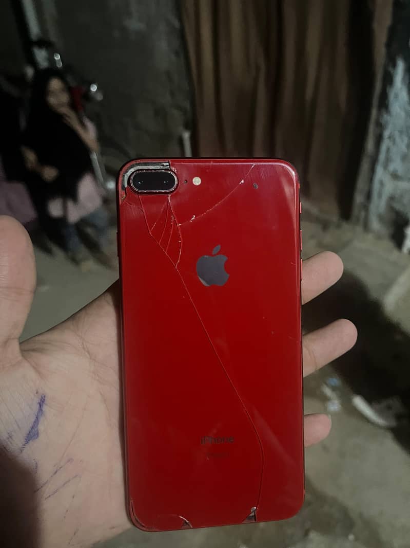Apple iPhone 8 Plus 4