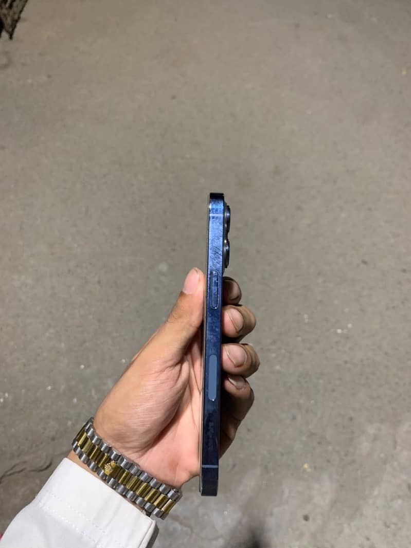Apple iPhone 13 Pro 0