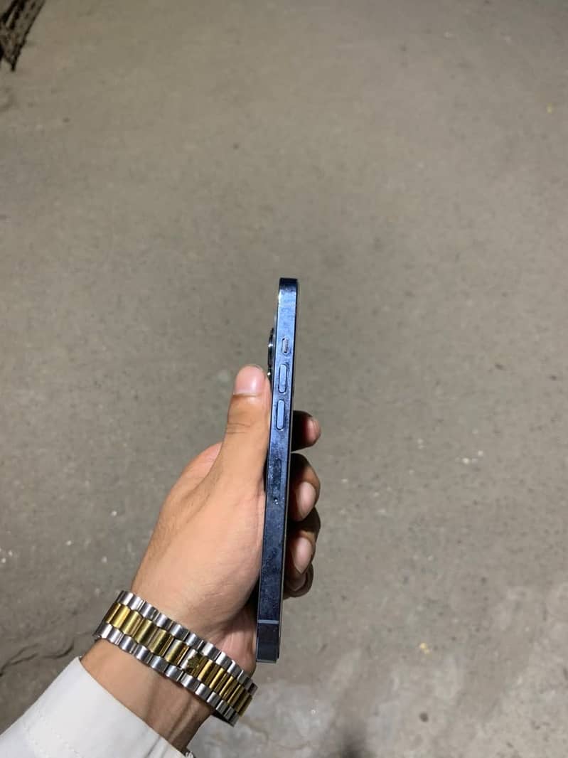 Apple iPhone 13 Pro 1