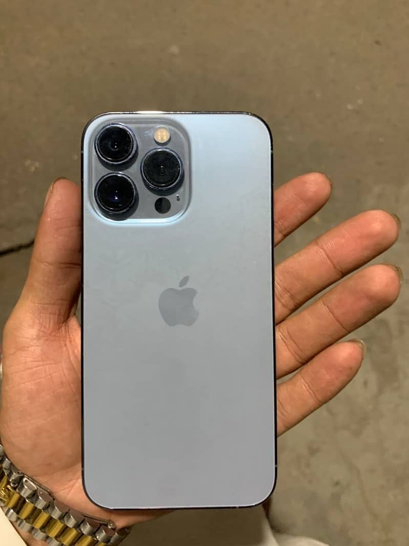 Apple iPhone 13 Pro 4