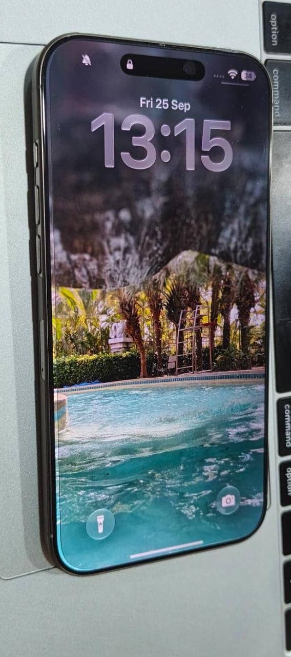 Apple iPhone 16 Pro Max 4