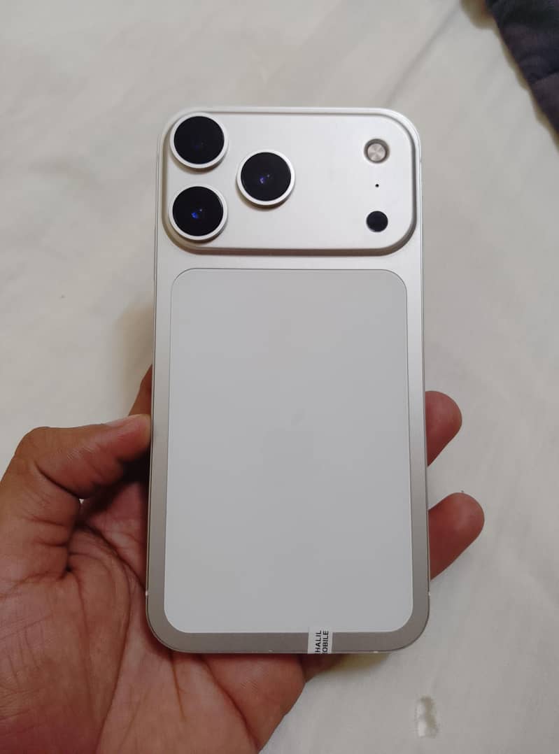 Apple iPhone 17 Pro 0
