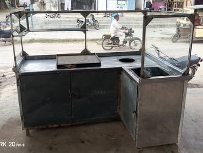 burgar and chips counter