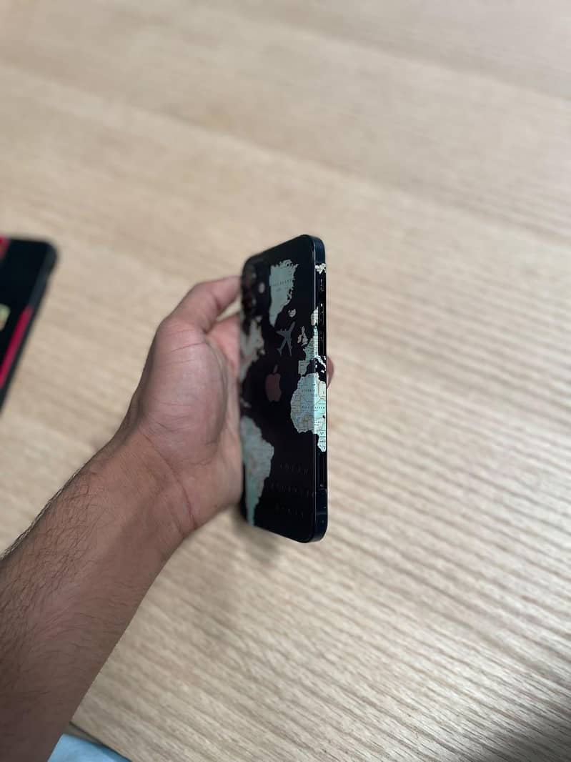 Apple iPhone 12 2