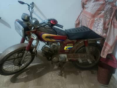 YAMAHA YB 100