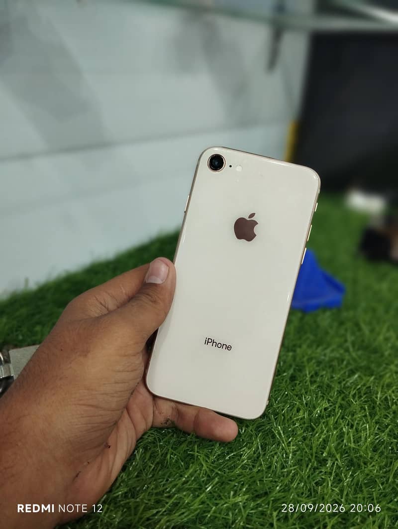 Apple IPhone 8 3