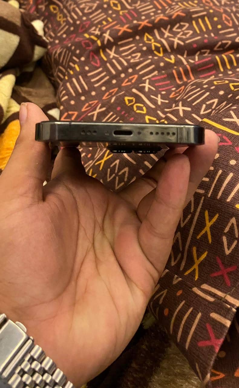 Apple iPhone 13 Pro 1