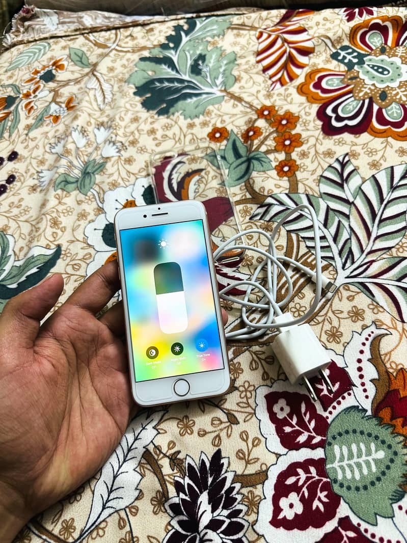 Apple iPhone 8 3
