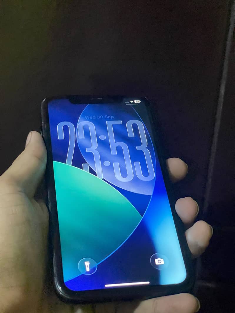 Apple iPhone 11 4