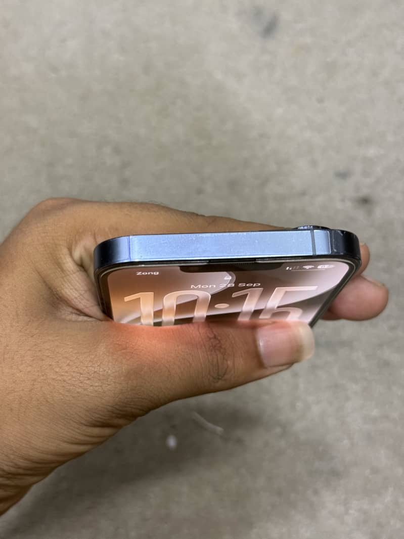 Apple iPhone 13 Pro 0