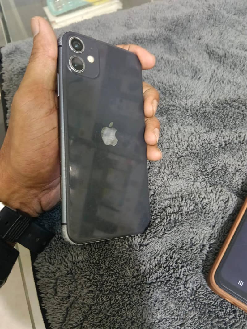 Apple iPhone 11 0