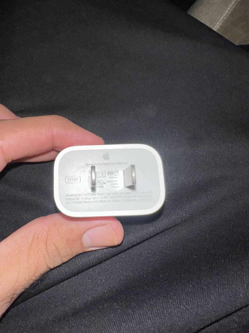 Apple iphone charging Adapter 0
