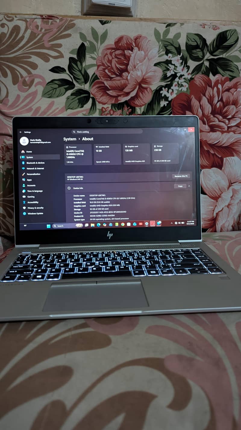 HP 8 generation core i5 touchscreen 3