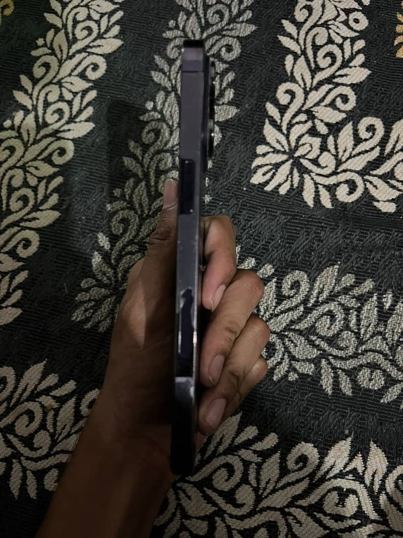Apple iPhone 14 Pro Max 4