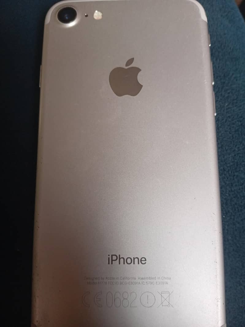 Apple iPhone 7 1
