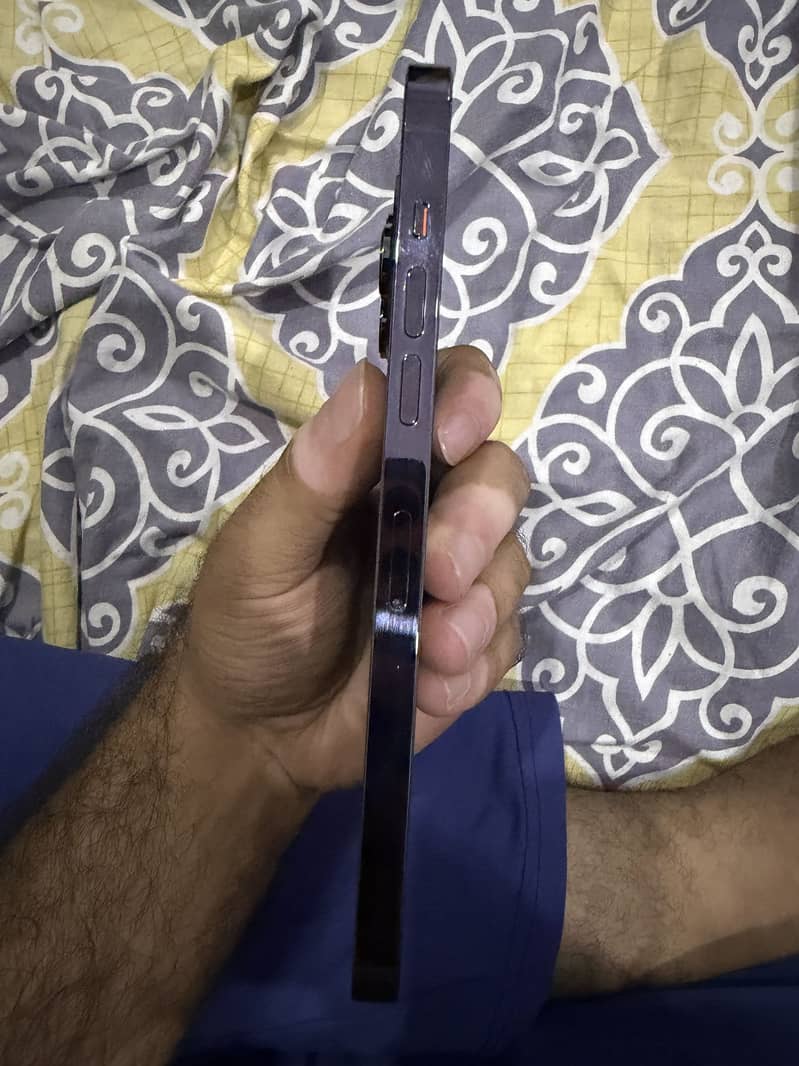 Apple iPhone 14 Pro Max 0