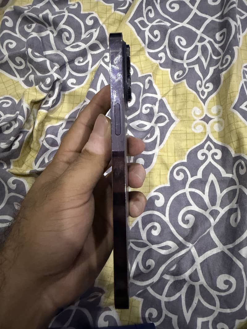 Apple iPhone 14 Pro Max 1