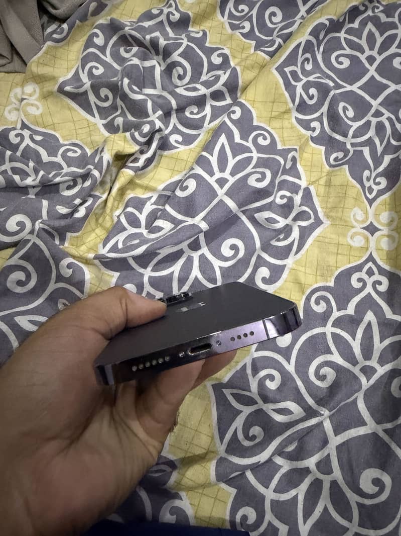 Apple iPhone 14 Pro Max 2