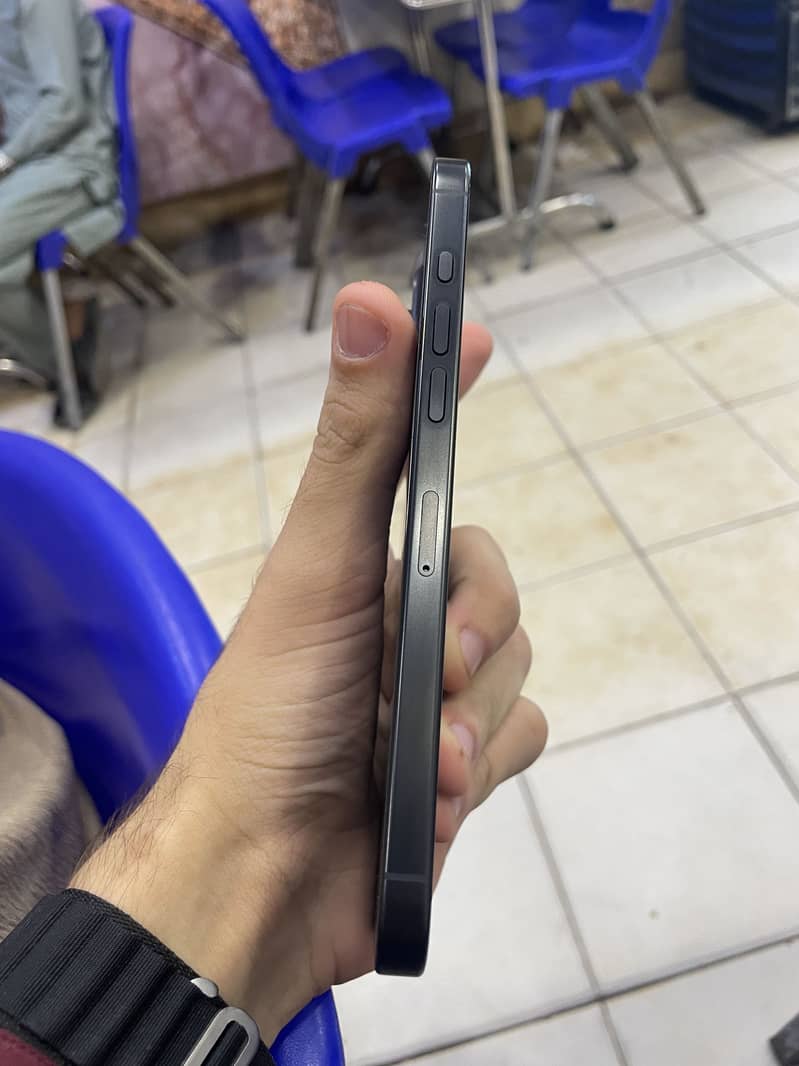 Apple iPhone 16 Pro Max 1