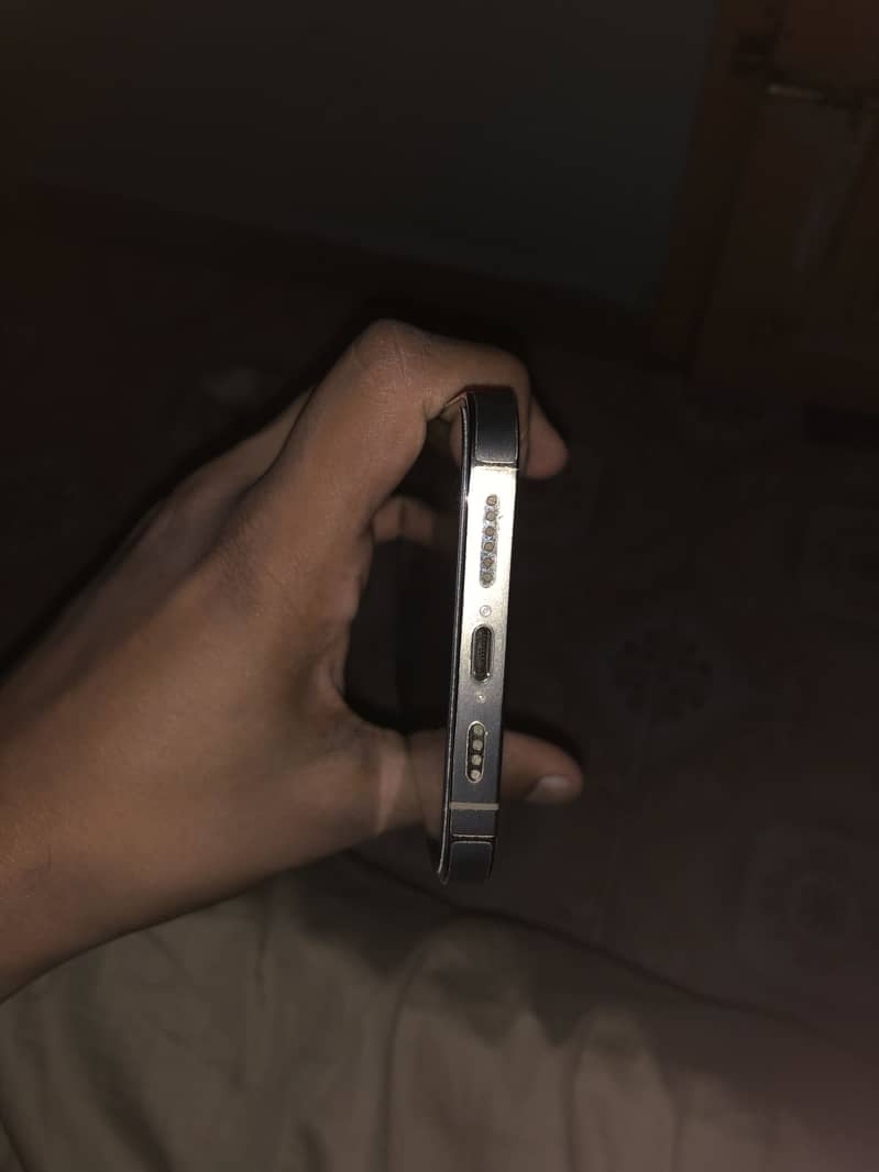 Apple iPhone 13 Pro Max 7