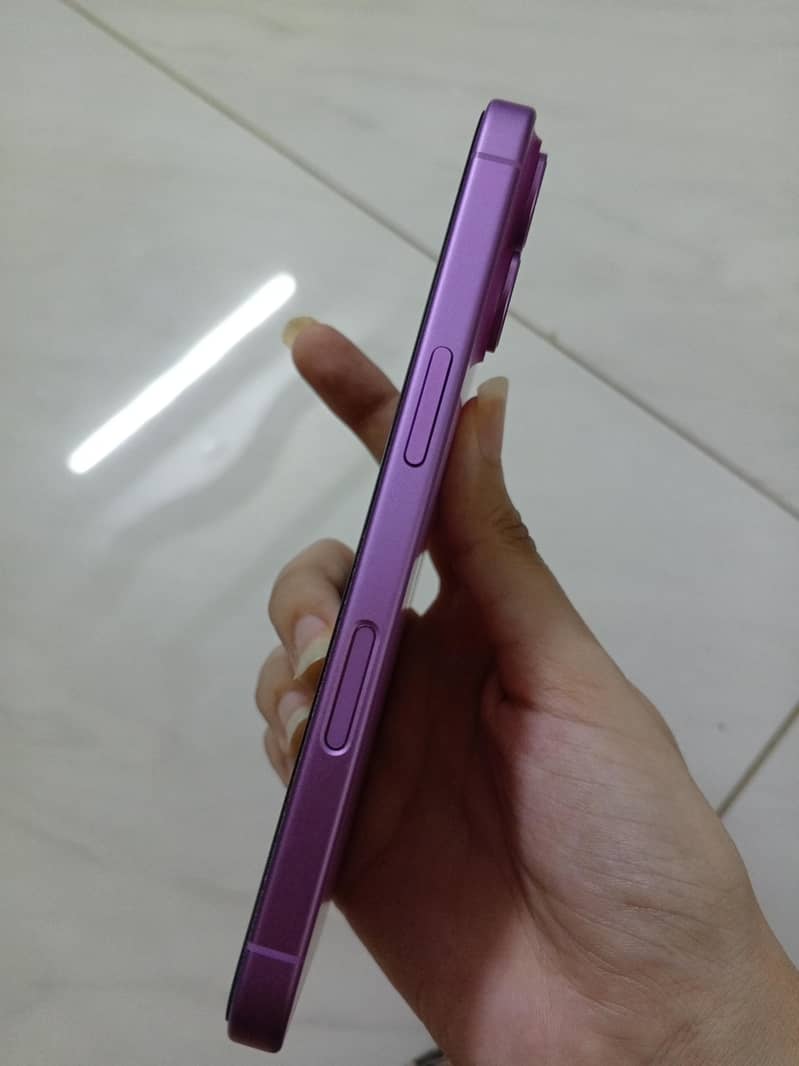 Apple iPhone 16 JV 1