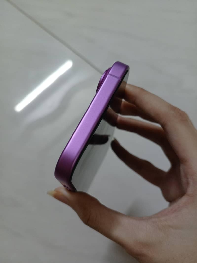 Apple iPhone 16 JV 3