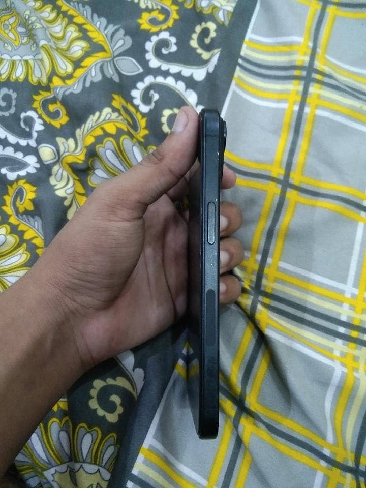 Apple iPhone 15 2