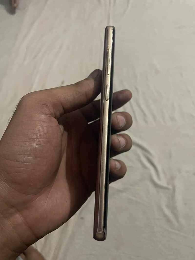 Samsung Mobile S9 Plus 3