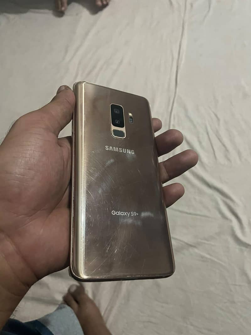 Samsung Mobile S9 Plus 4