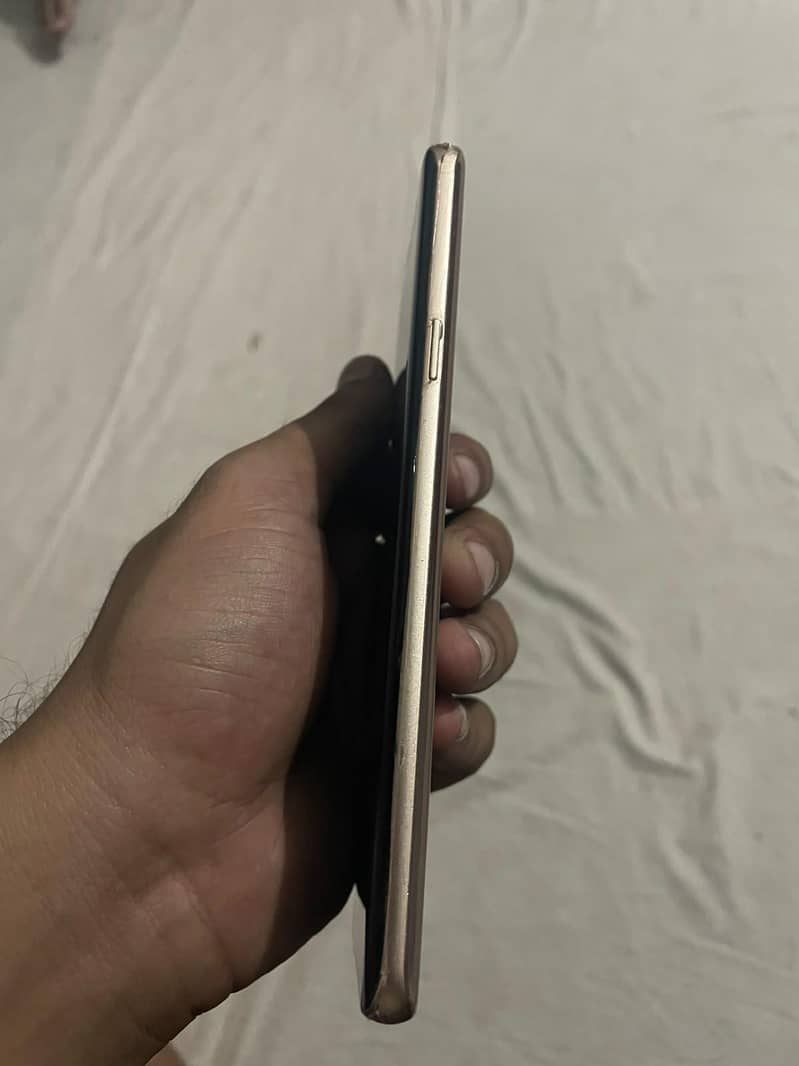 Samsung Mobile S9 Plus 5