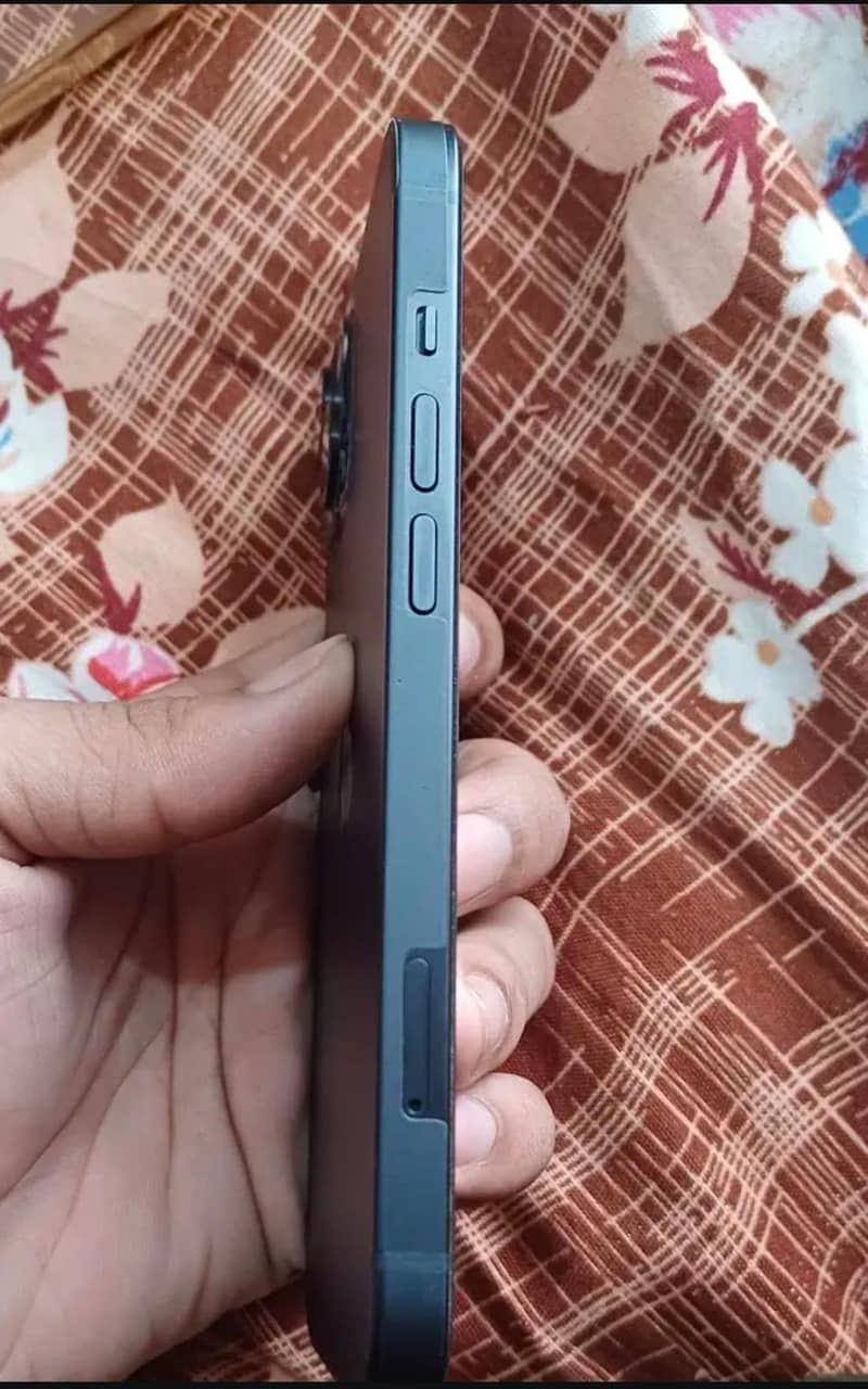 Apple iPhone 13 1