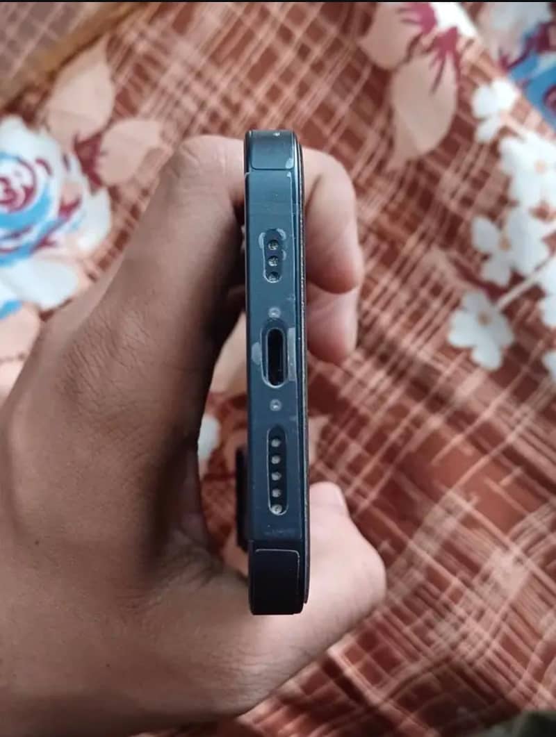 Apple iPhone 13 3