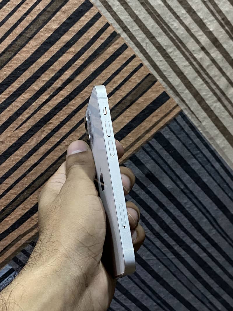 Apple iPhone 12 mini 4