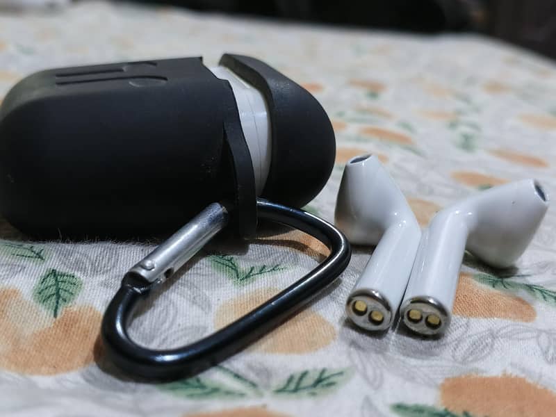 wireless earbuds 0