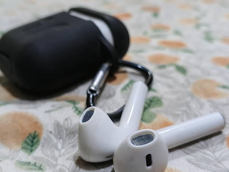 wireless earbuds 2