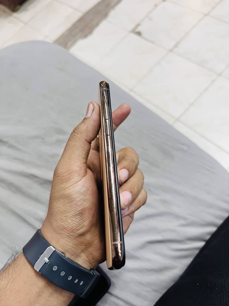 Apple iPhone 11 Pro 1