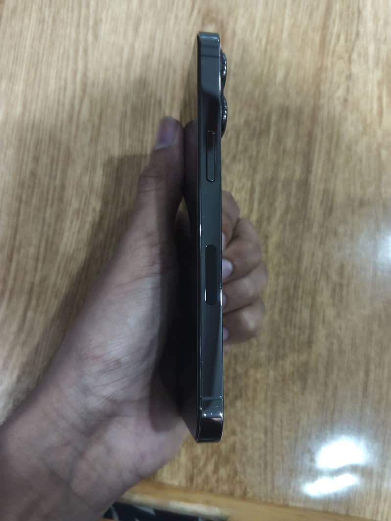Apple iPhone 13 Pro 3