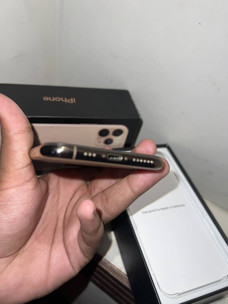 Apple iPhone 11 Pro 7