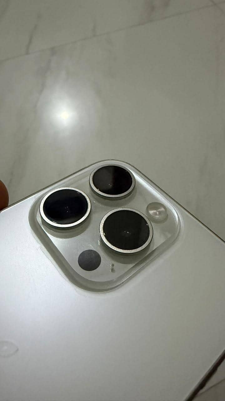Apple iPhone 15 Pro 0