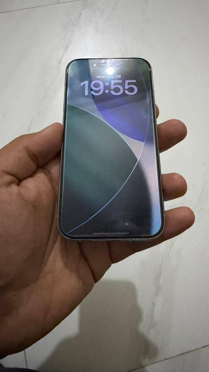 Apple iPhone 15 Pro 3